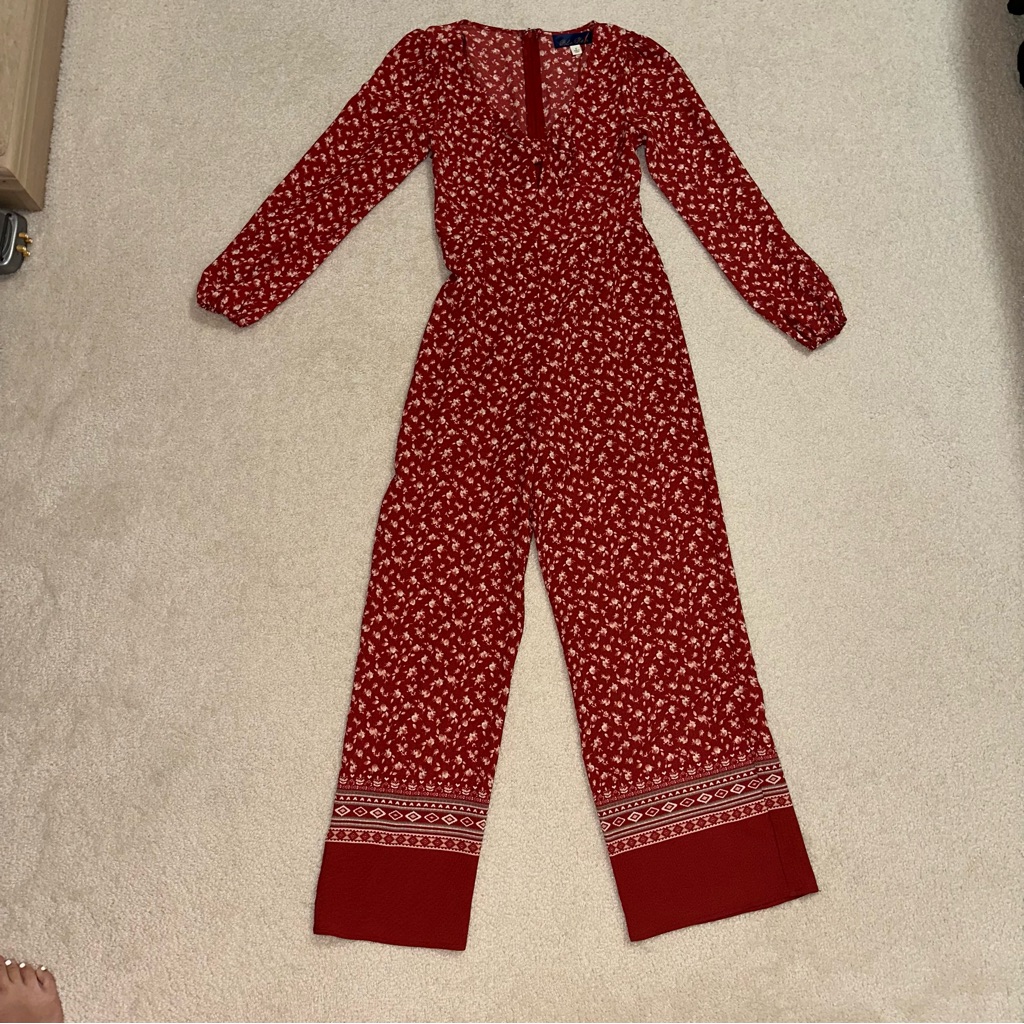 Bnwt Francesca’s Red Floral Long Sleeve Jumpsuit In A Size S